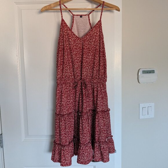 Dresses & Skirts - Red floral racerback resort vacation dress size M